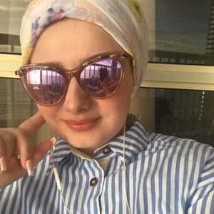 Meet your Posher, Dania